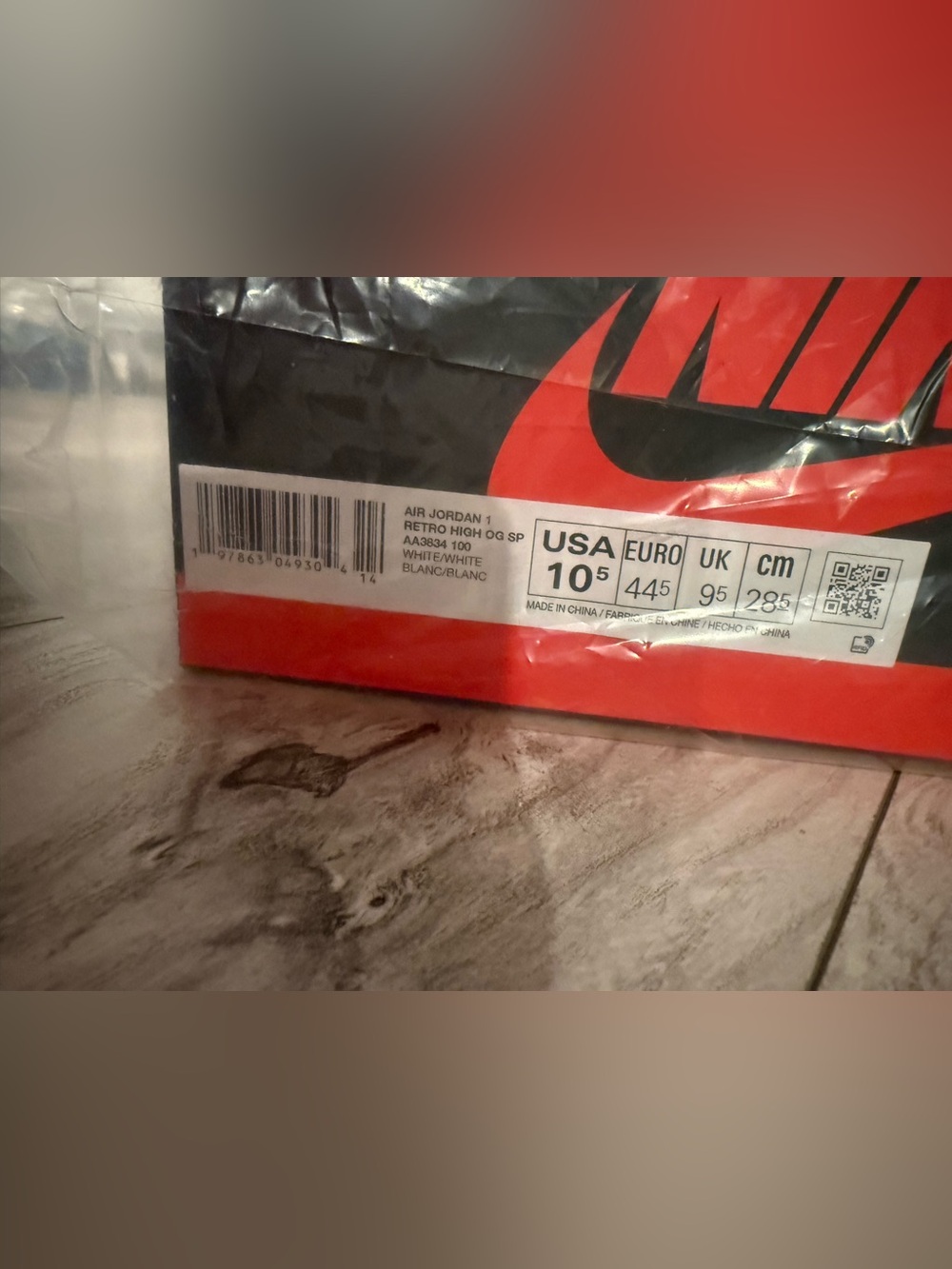 Virgil Abloh’s Nike Air Jordan 1 Retro High OG SP - Picture 2 of 3